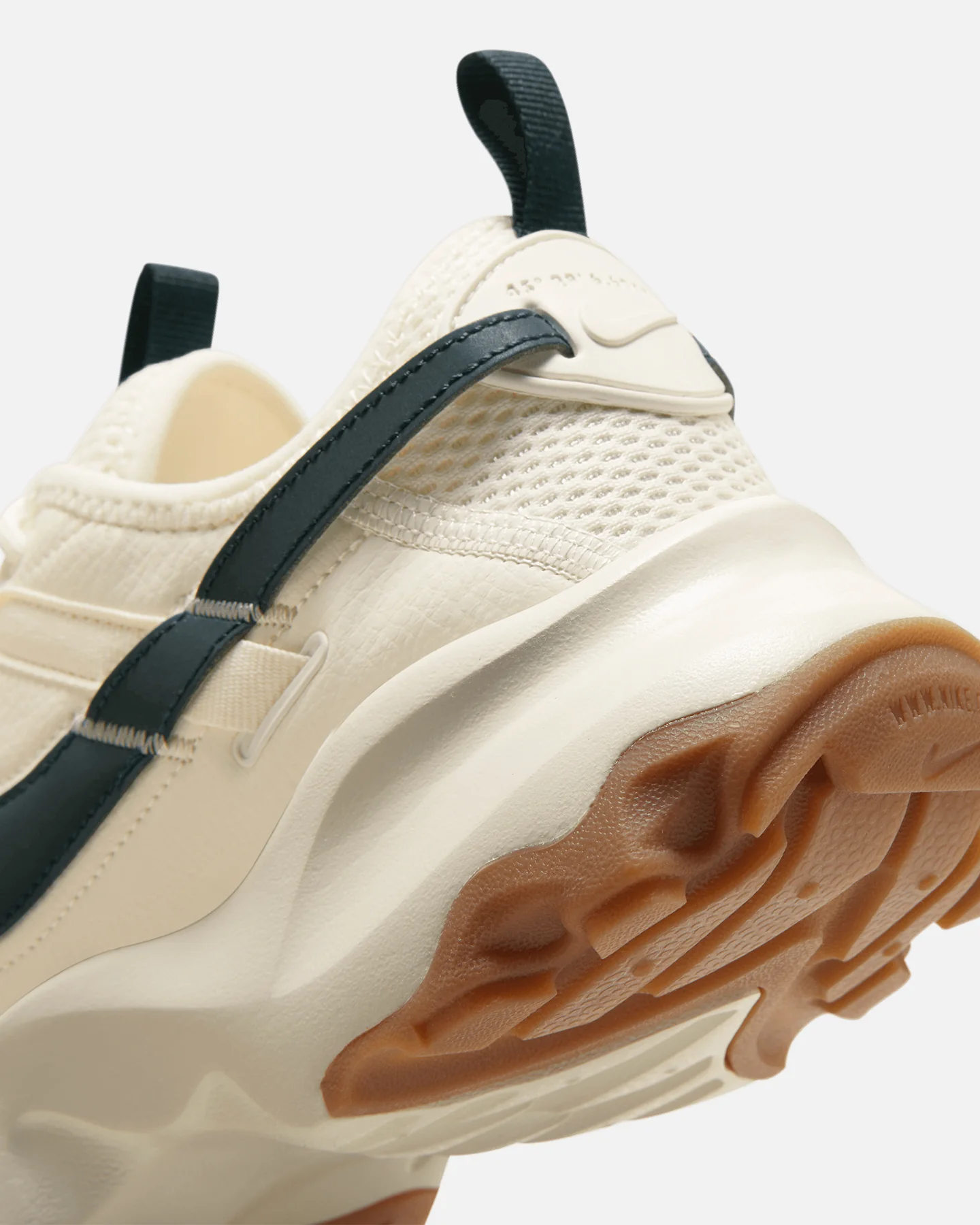 Nike Women's TC 7900 Pale Ivory - Image 8