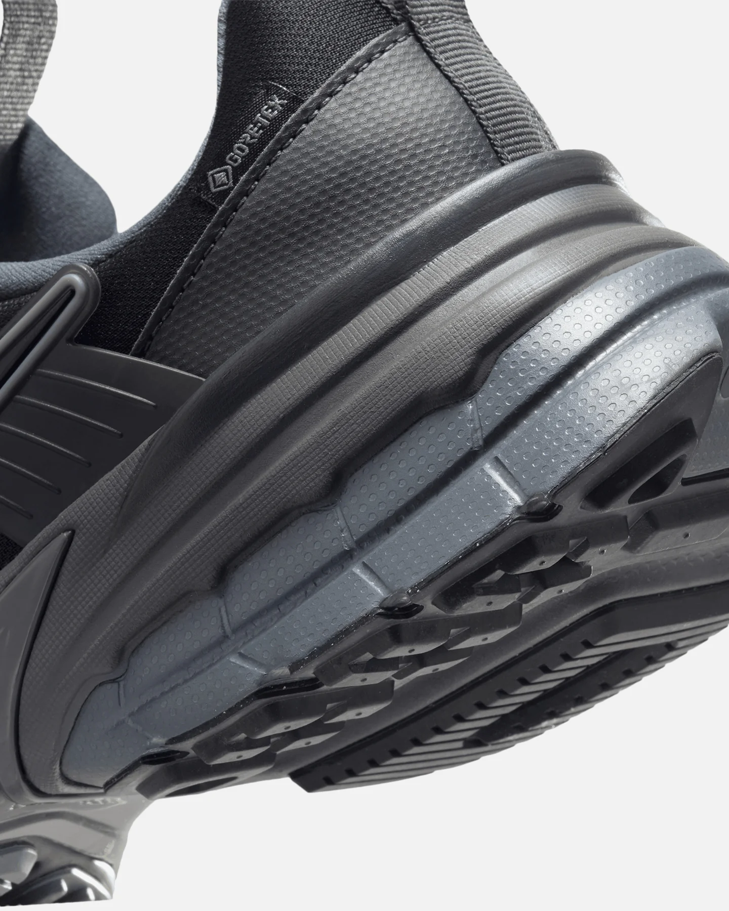 Nike Women's V2K Run GORE-TEX Black/Black - Image 8