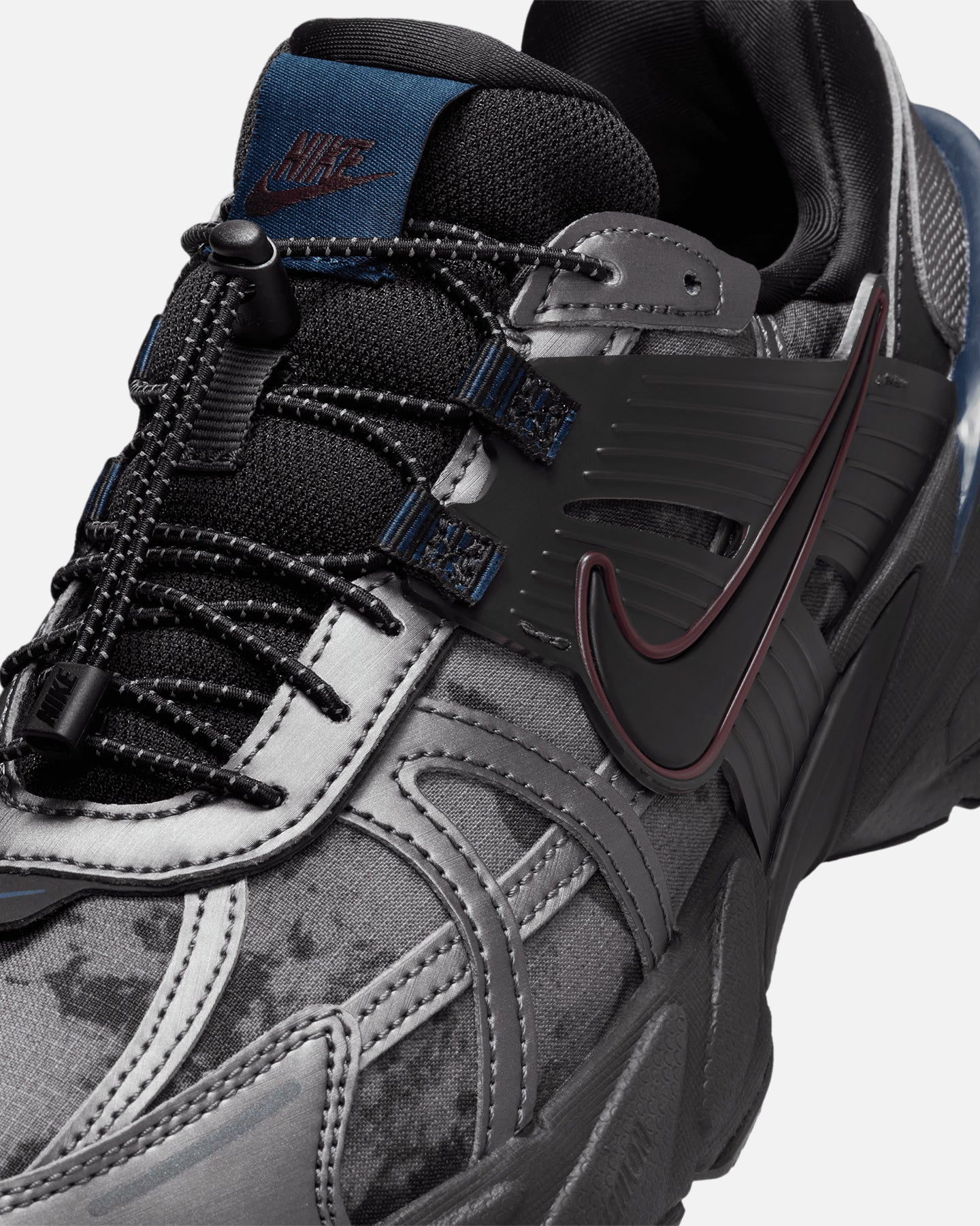 Nike Women's V2K Run Metallic Dark Grey/Black - Image 6