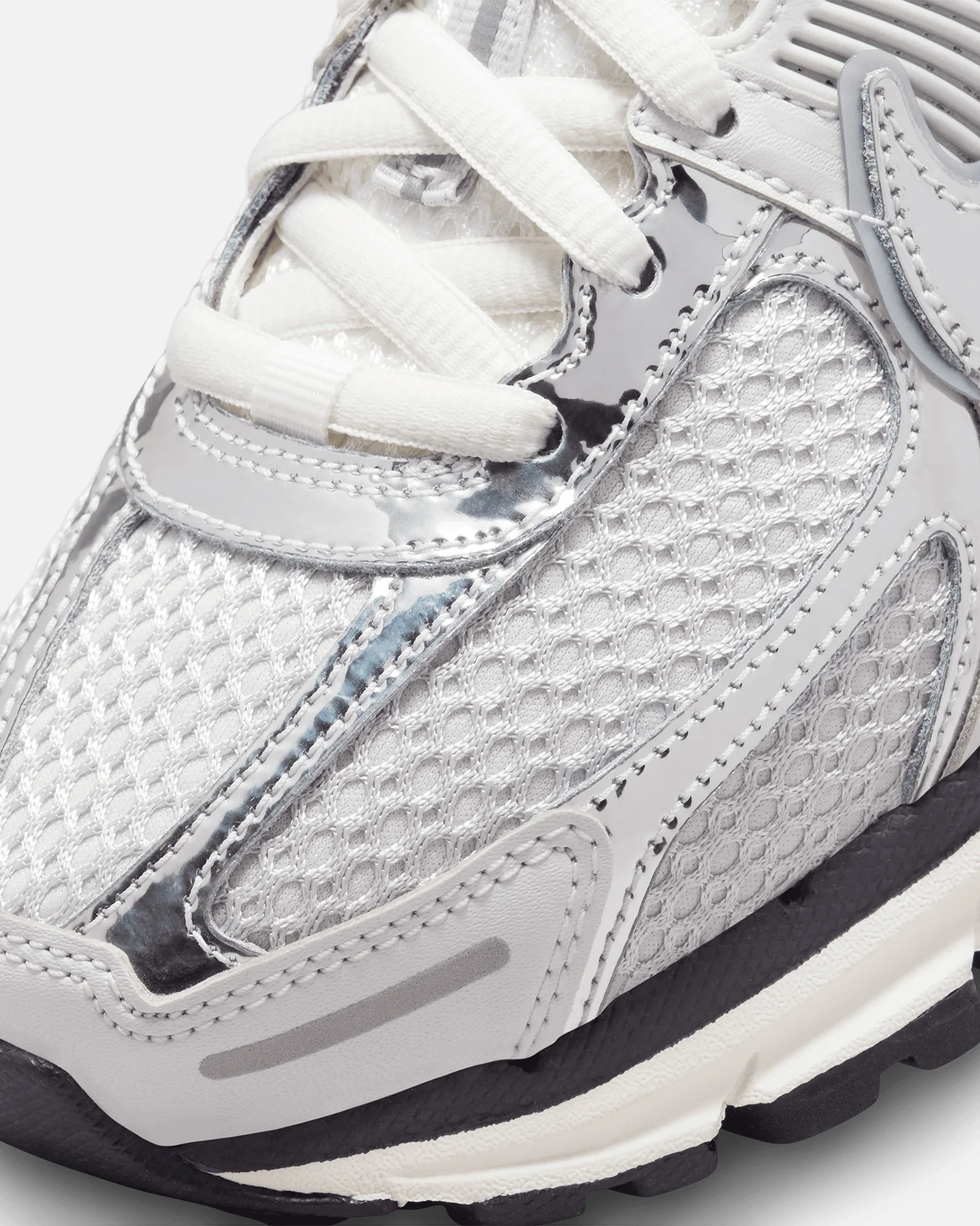 Nike Women's Zoom Vomero 5 Photon Dust/Chrome - Image 5