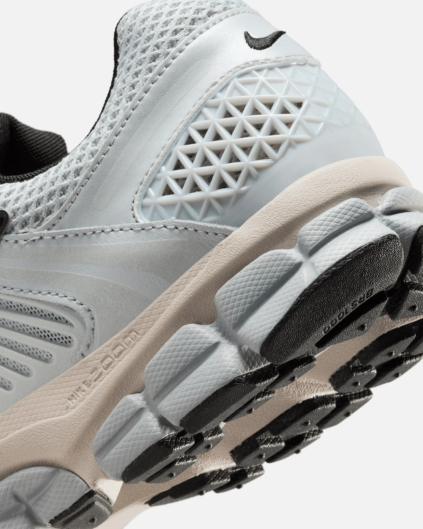 Nike Women's Zoom Vomero 5 Pure Platinum - Image 8