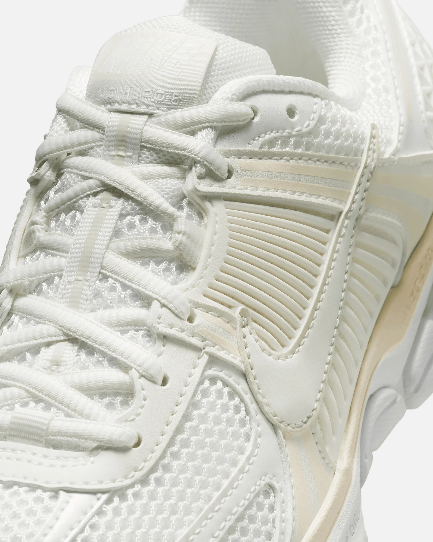 Nike Women's Zoom Vomero 5 Sail - Image 6