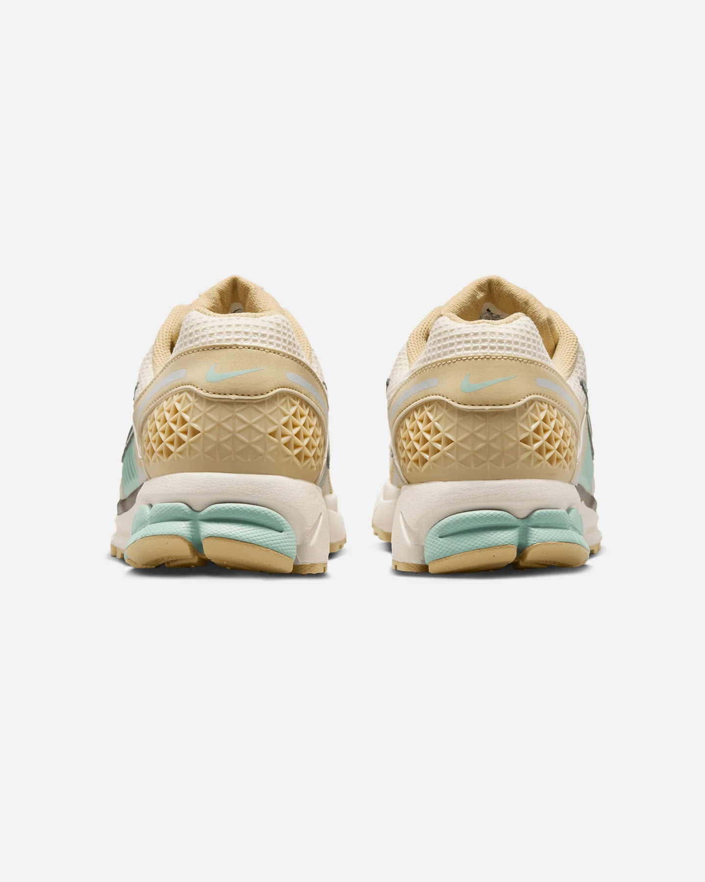 Nike Zoom Vomero 5 Team Gold/Fauna Brown/Pale Ivory - Image 3