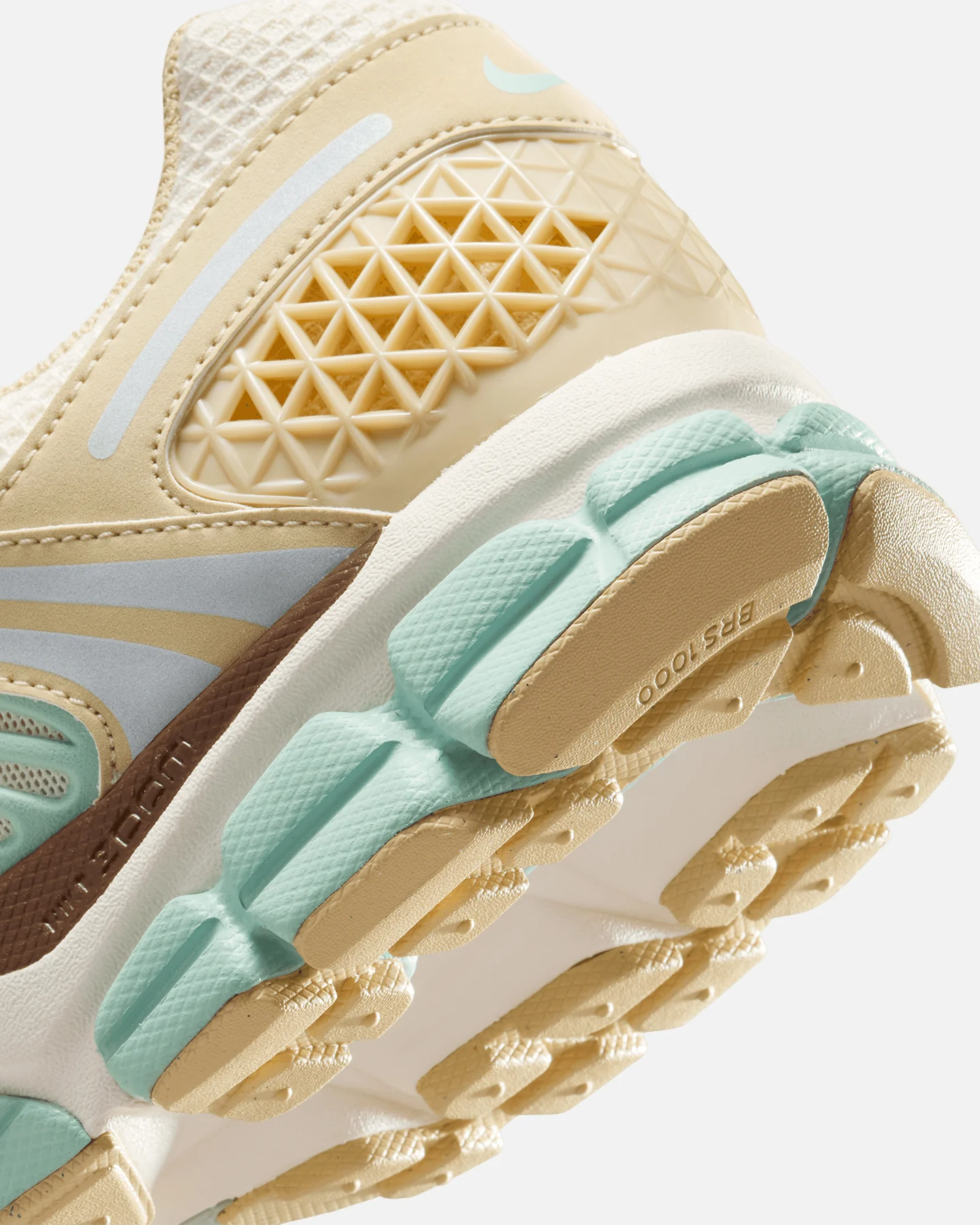 Nike Zoom Vomero 5 Team Gold/Fauna Brown/Pale Ivory - Image 8