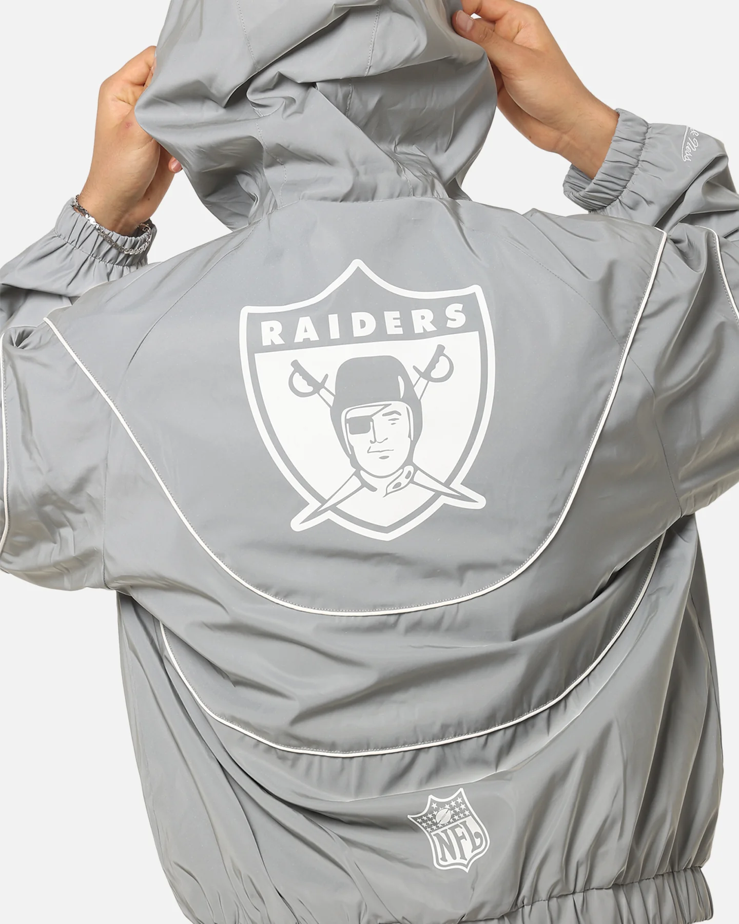 Mitchell & Ness Las Vegas Raiders Nylon Tracksuit Jacket Grey - Image 9