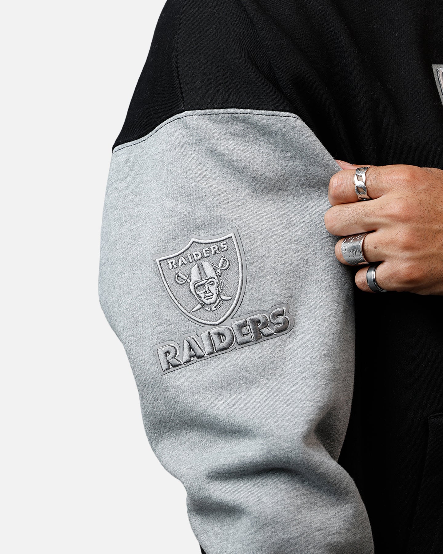Pro Standard Las Vegas Raiders Reverse French Terry Hoodie Black/Grey - Image 7