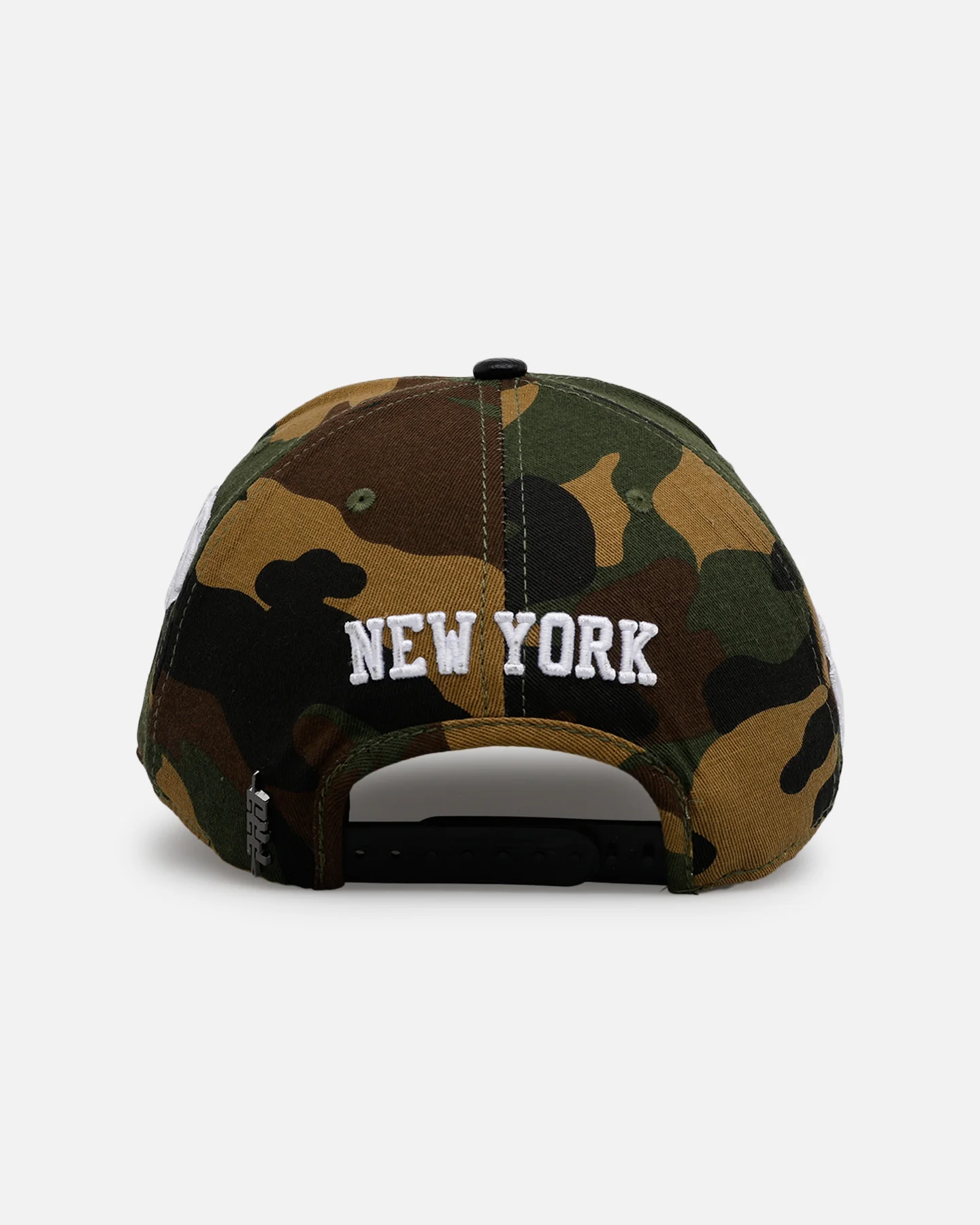 Pro Standard New York Knicks 'Woodland Camo' Pro Pinch Snapback Camo - Image 2