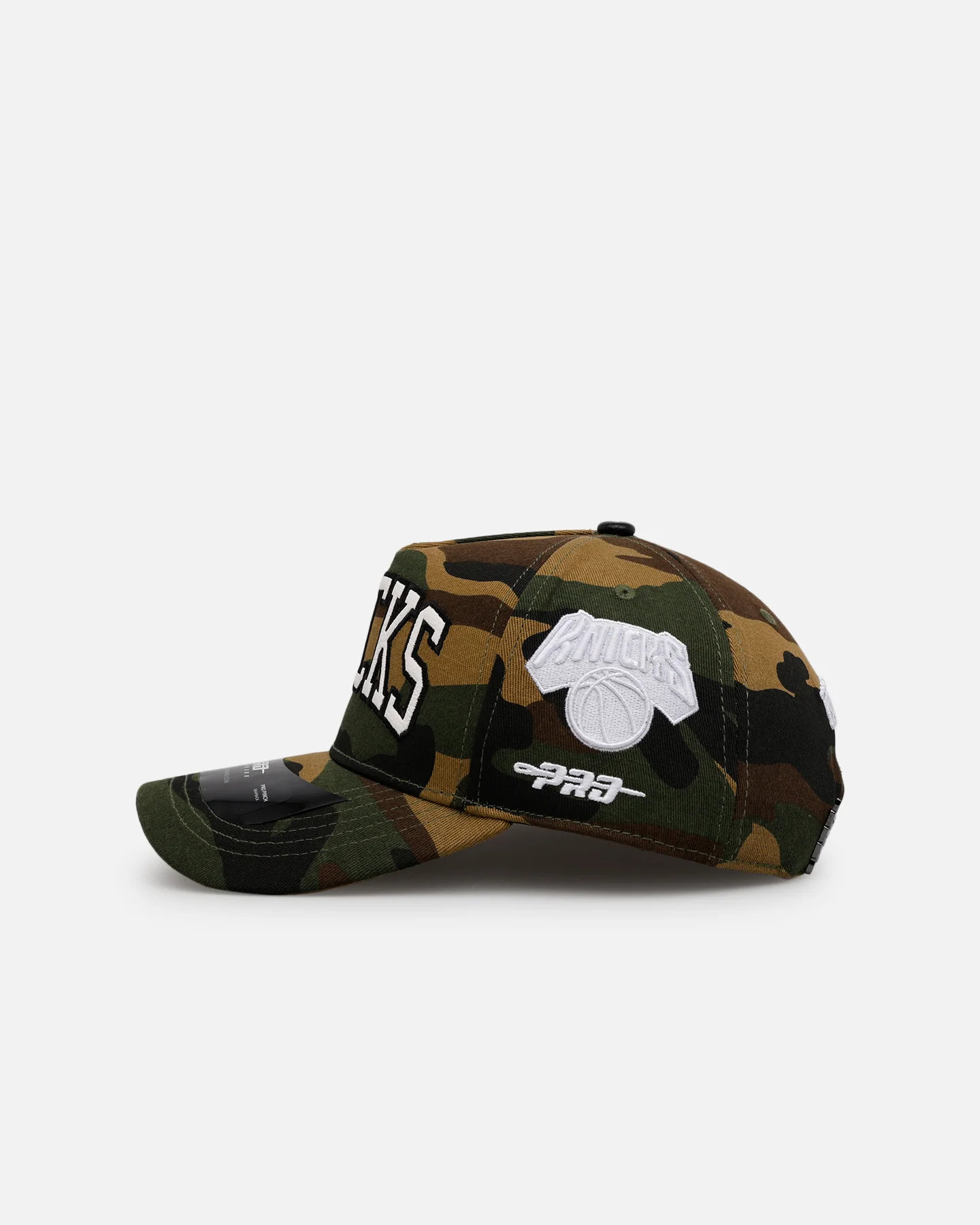 Pro Standard New York Knicks 'Woodland Camo' Pro Pinch Snapback Camo - Image 4