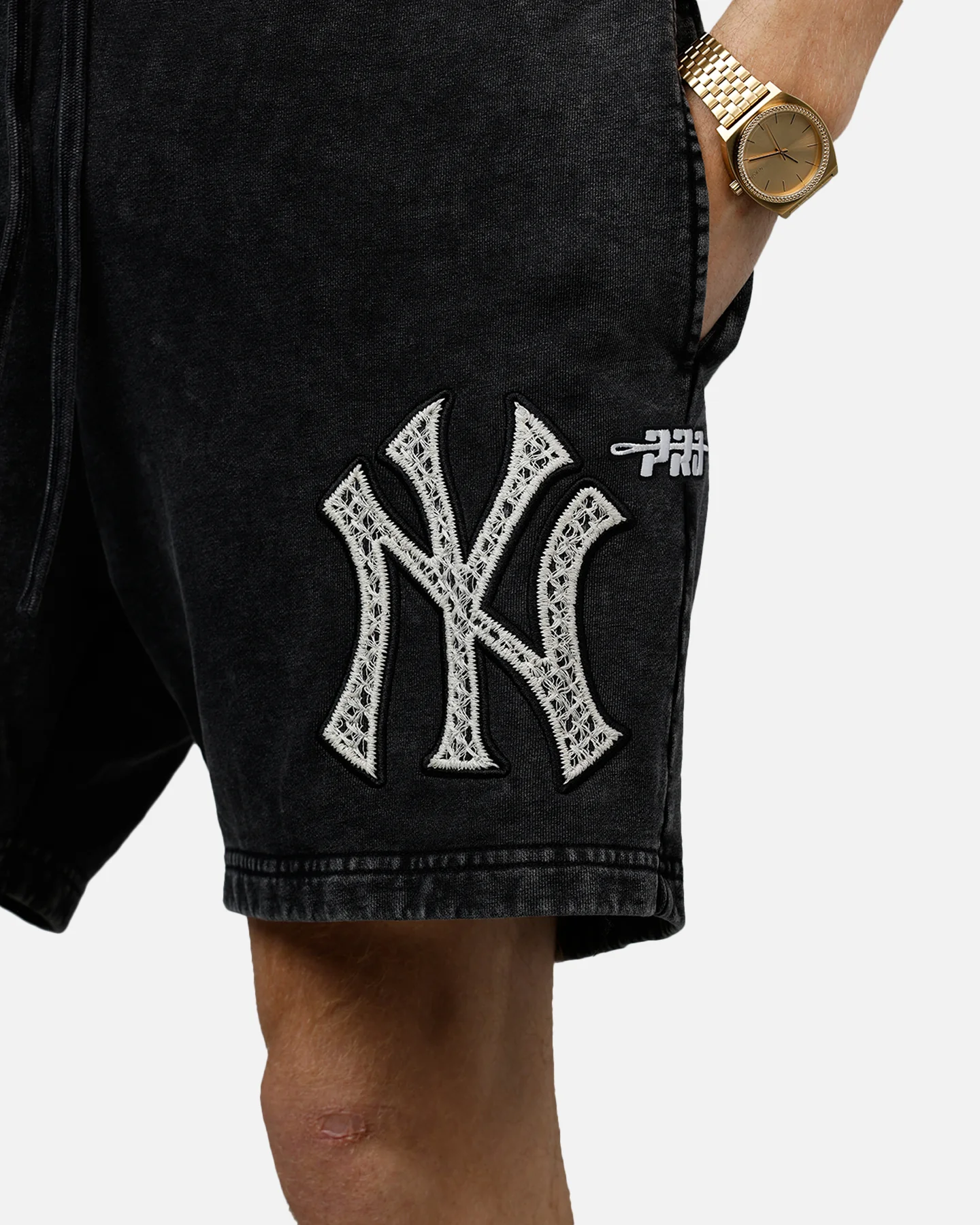 Pro Standard New York Yankees Raffia Shorts Black Acidwash - Image 7