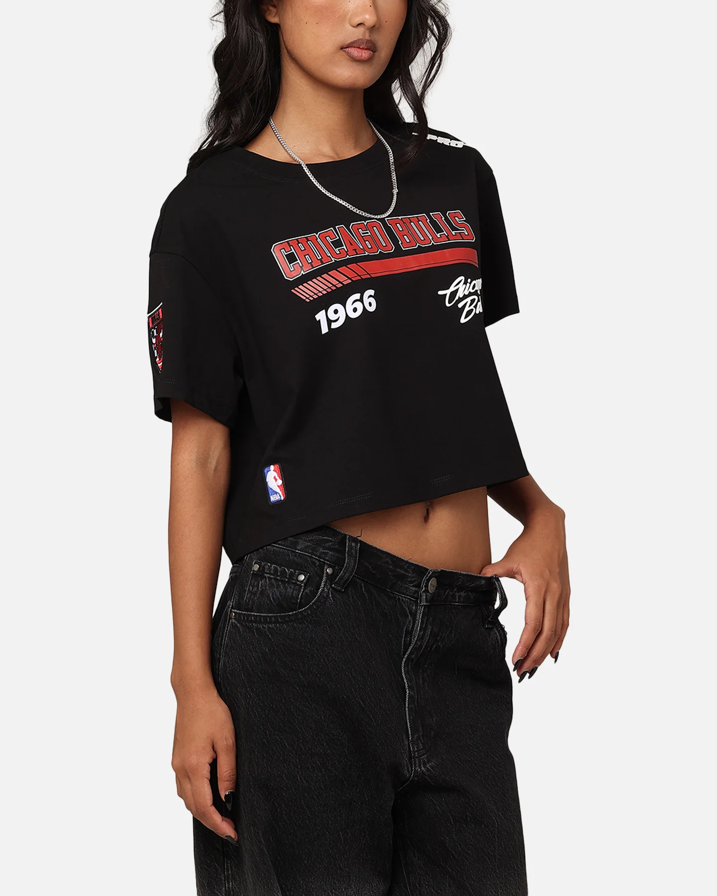 Pro Standard Women's Chicago Bulls Boxy Cropped T-Shirt Black - Image 4