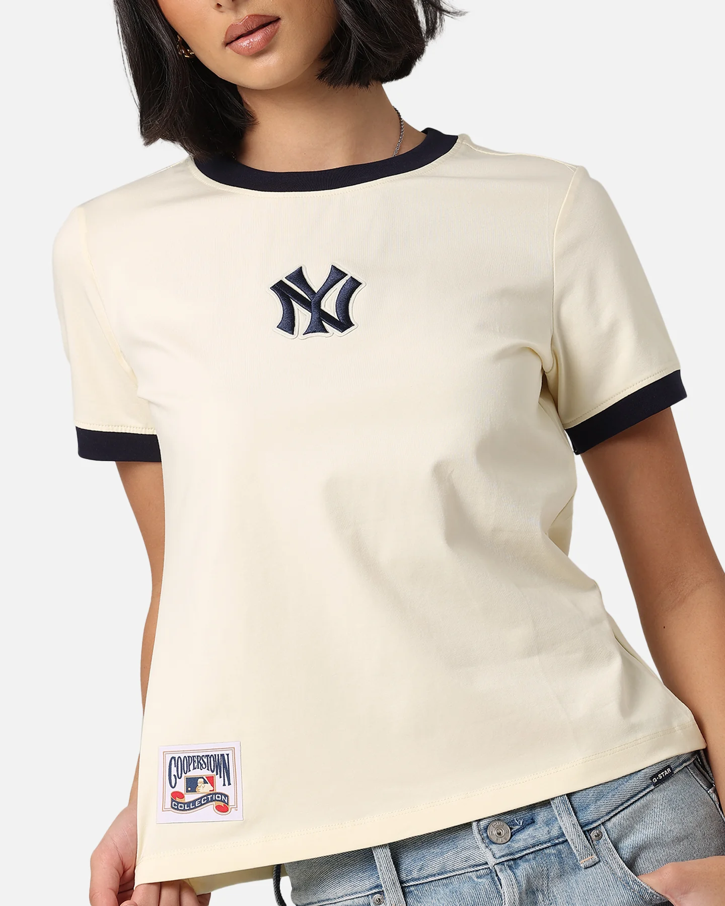 Pro Standard Women's New York Yankees Retro T-Shirt Eggshell/Midnight Navy - Image 7