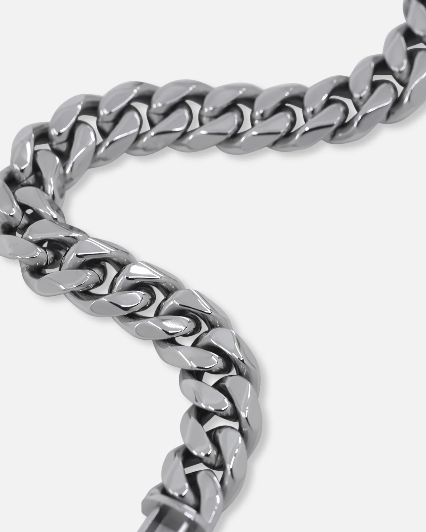 Saint Morta 10mm Cuban Bracelet White Gold - Image 5
