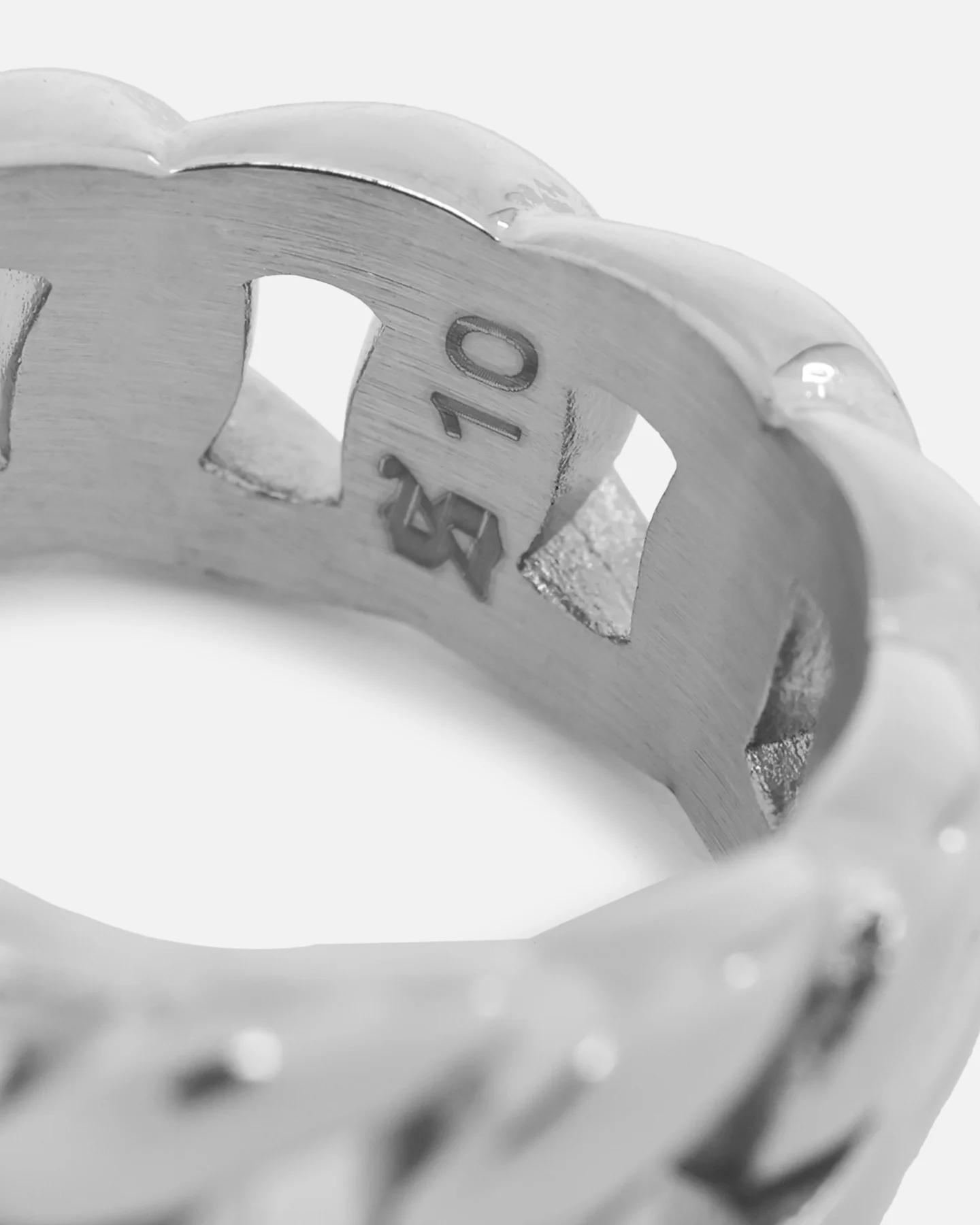 Saint Morta Cuban Ring White Gold - Image 5
