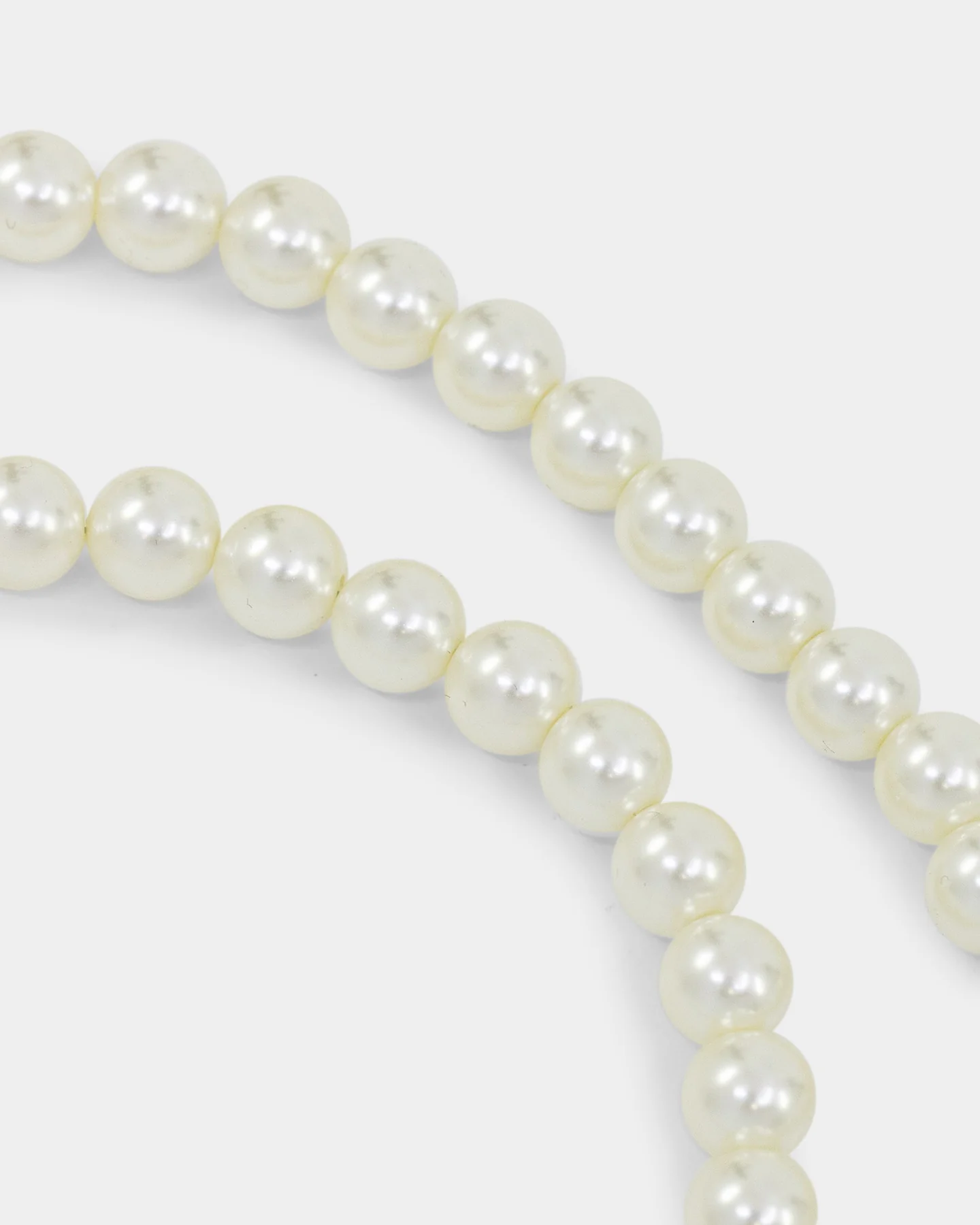 Saint Morta Cupids Pearl Necklace White Gold - Image 4