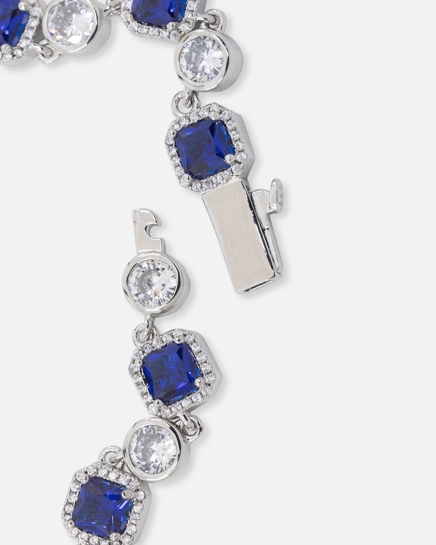 Saint Morta Cushion Cut Brilliant Chain Iced White Gold - Image 6