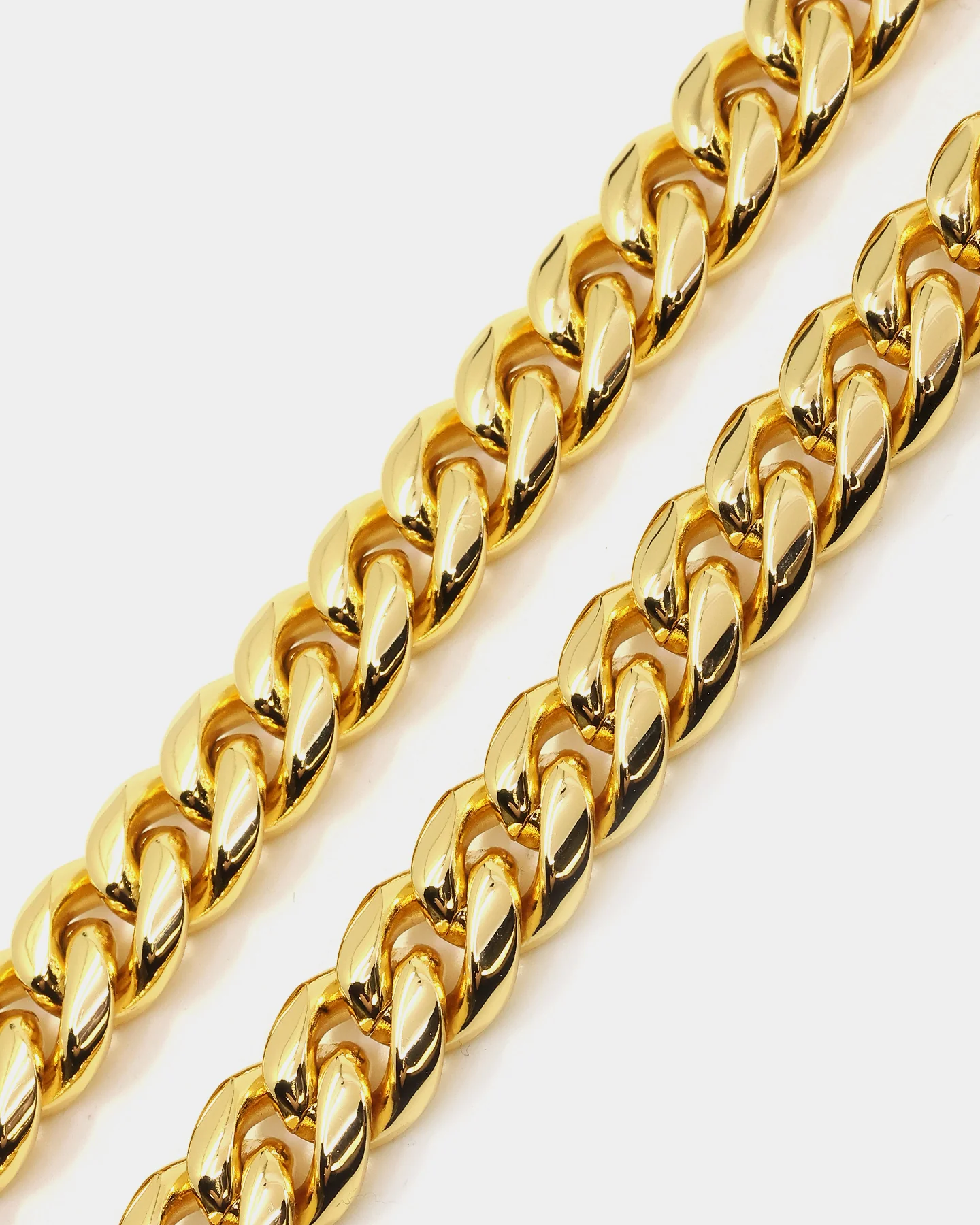 Saint Morta Custom Alpha 4 Letter Chain Gold - Image 9