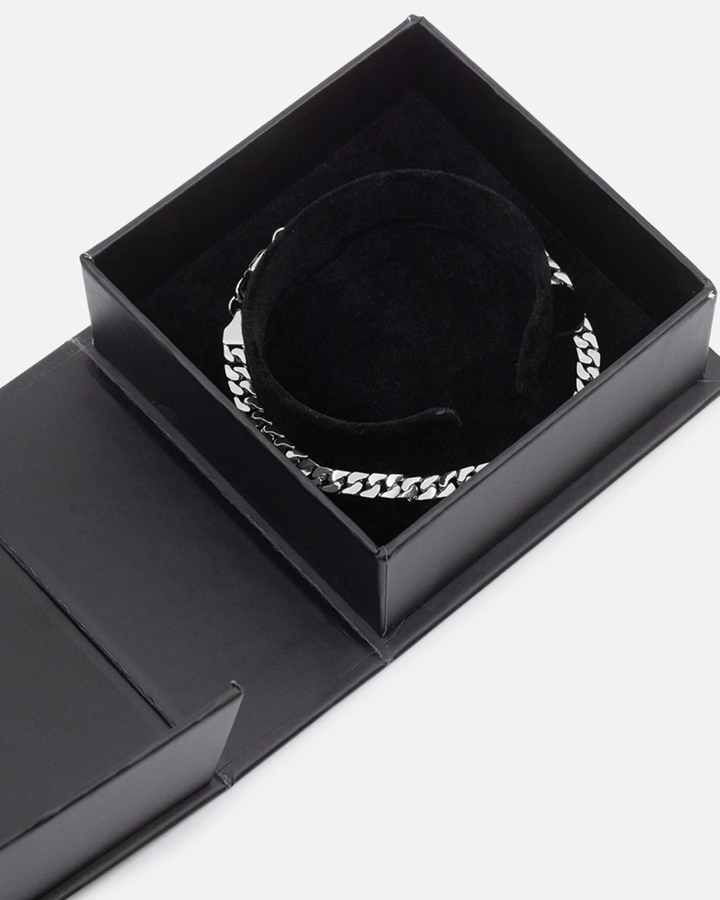 Saint Morta Flat Faced Curb Bracelet White Gold - Image 6