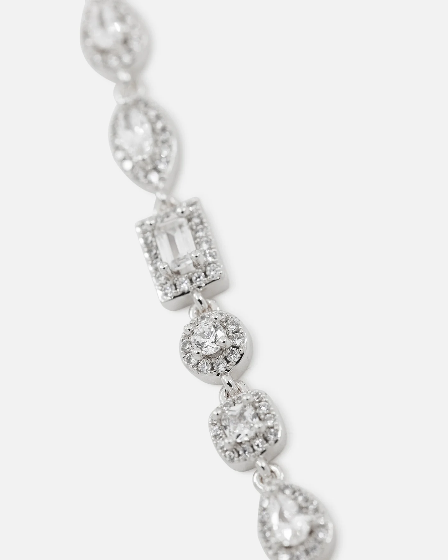 Saint Morta Iced Cluster Chain Iced White Gold - Image 8
