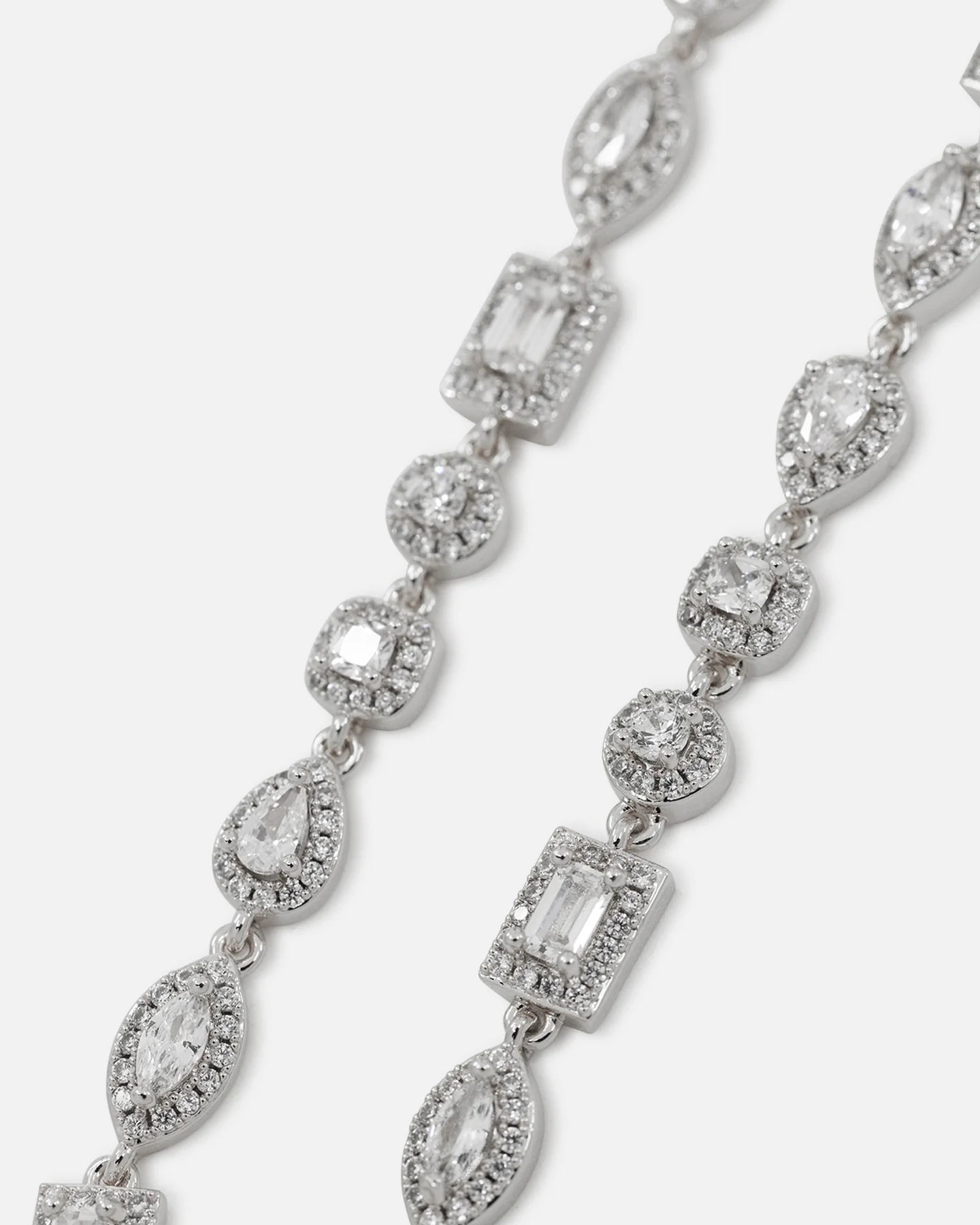 Saint Morta Iced Cluster Chain Iced White Gold - Image 9