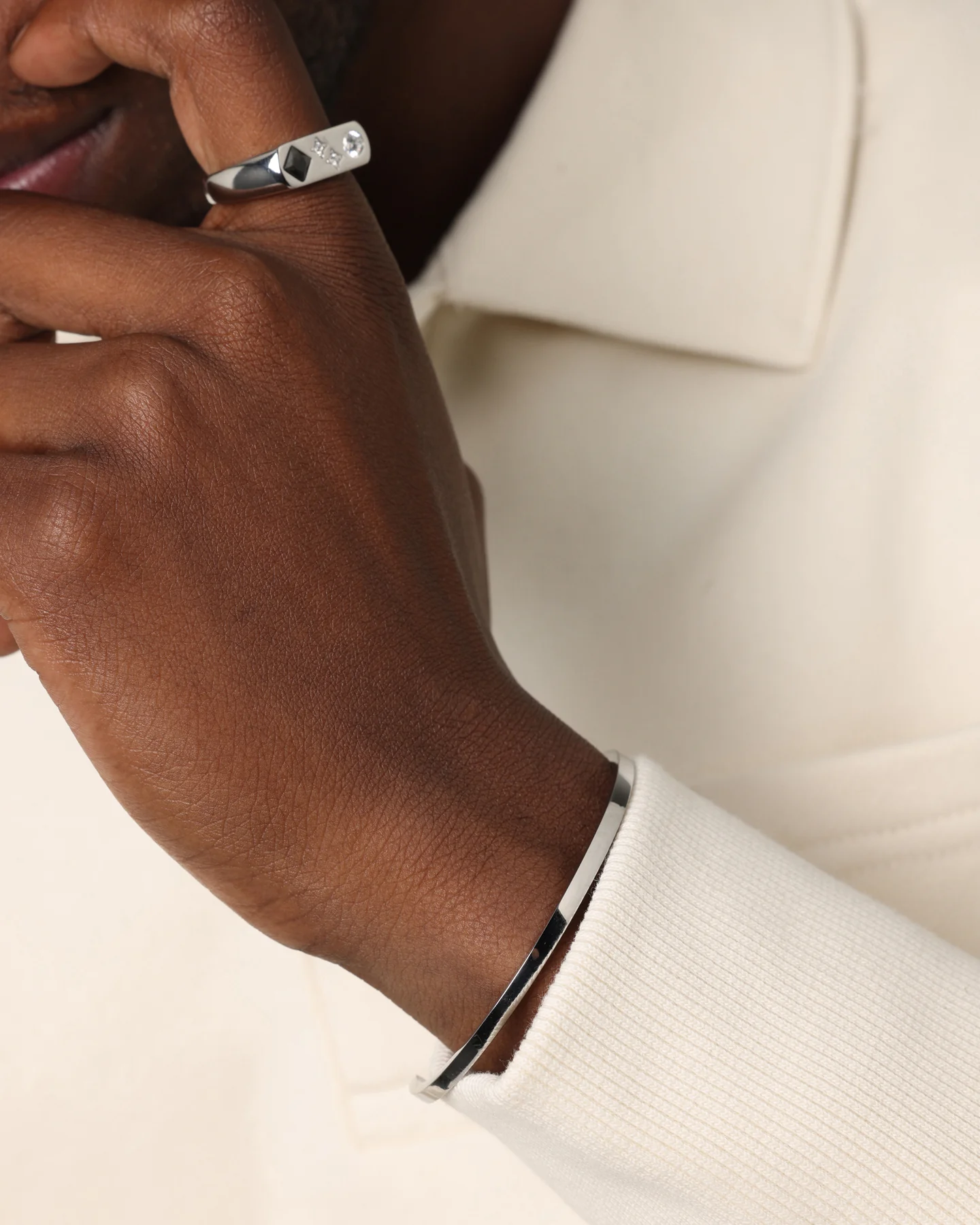 Saint Morta Iced Stars Signet Ring White Gold - Image 3