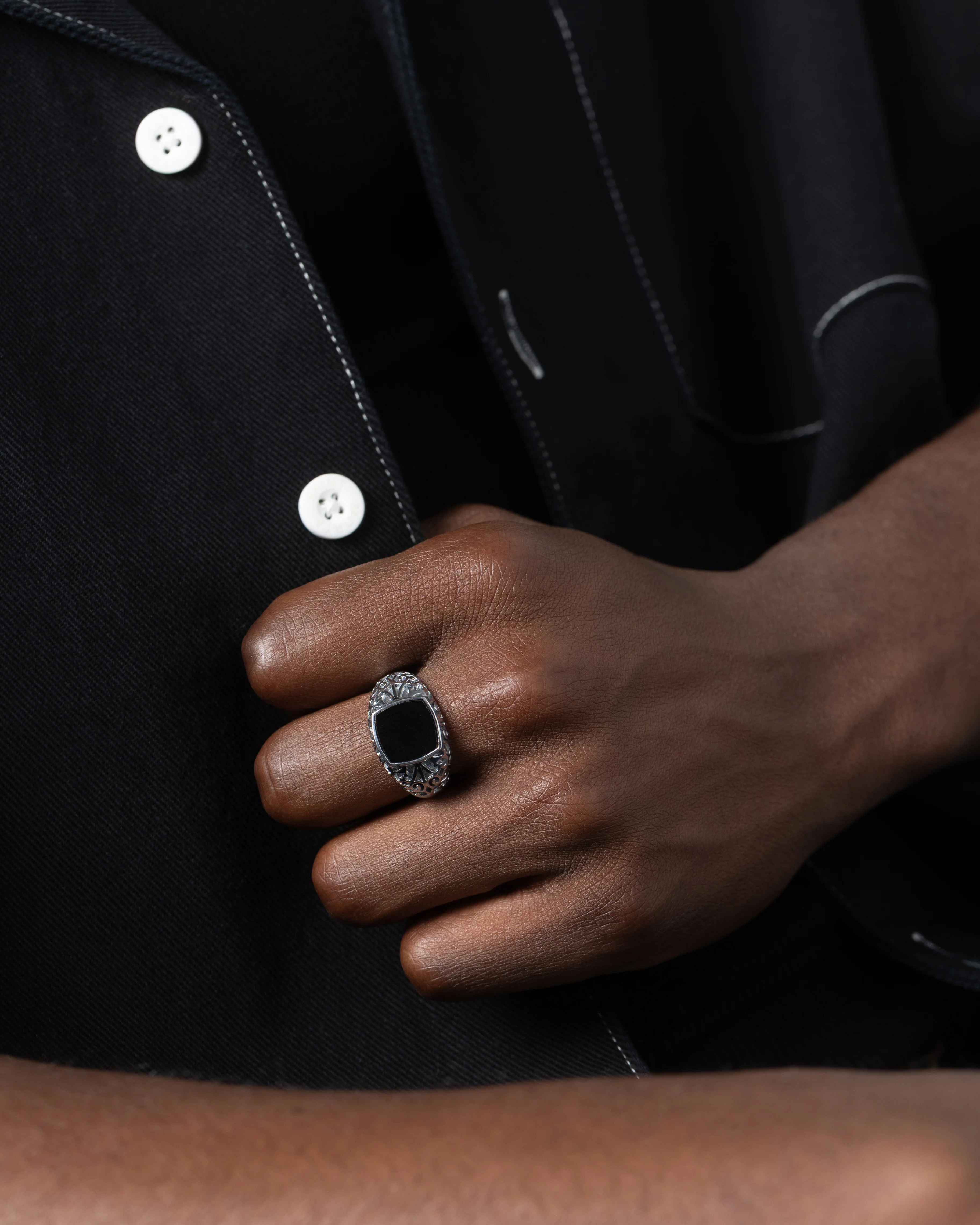 Saint Morta Onyx Square Ring White Gold - Image 2