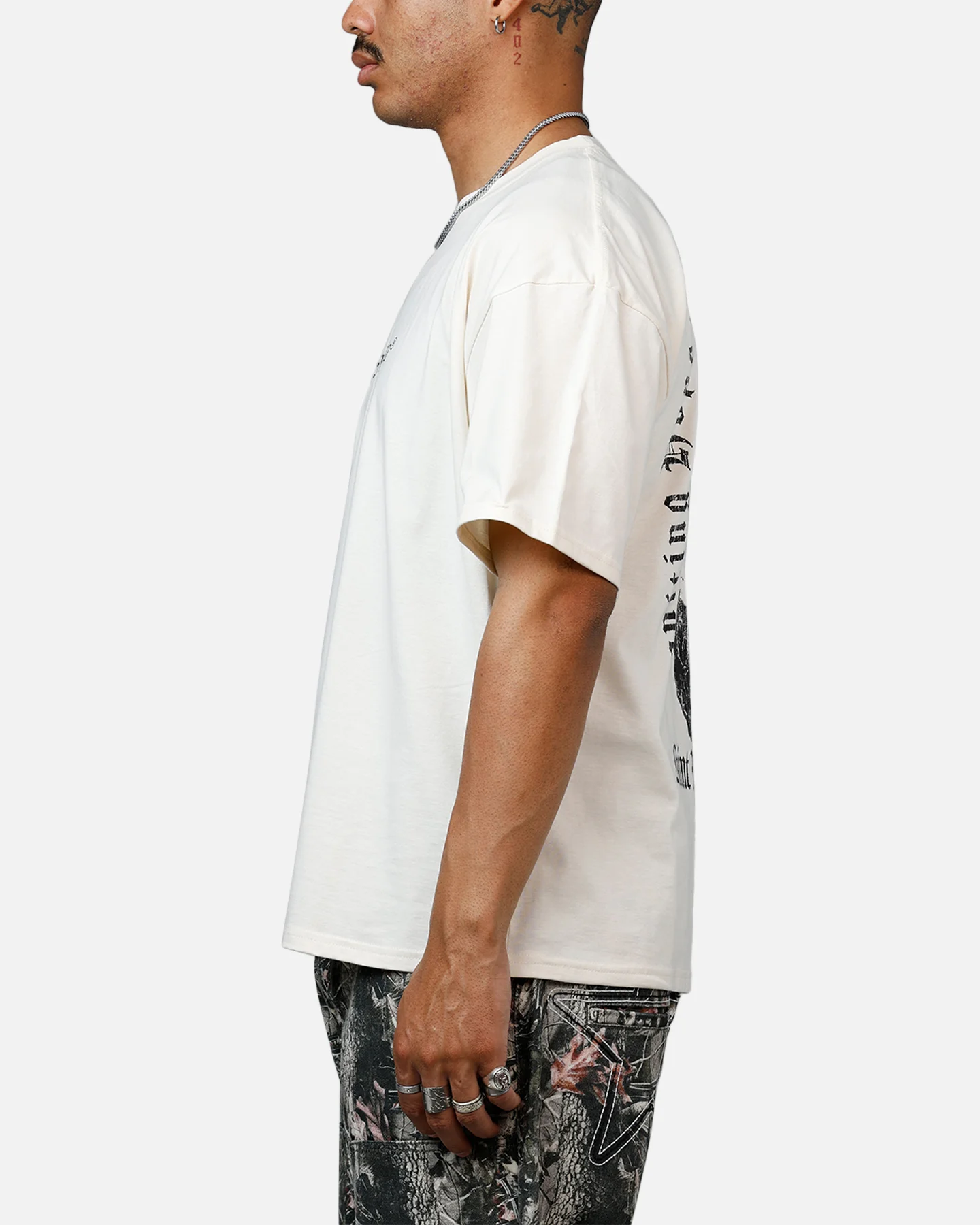 Saint Morta Weary Hearts Heavyweight T-Shirt Off White - Image 5
