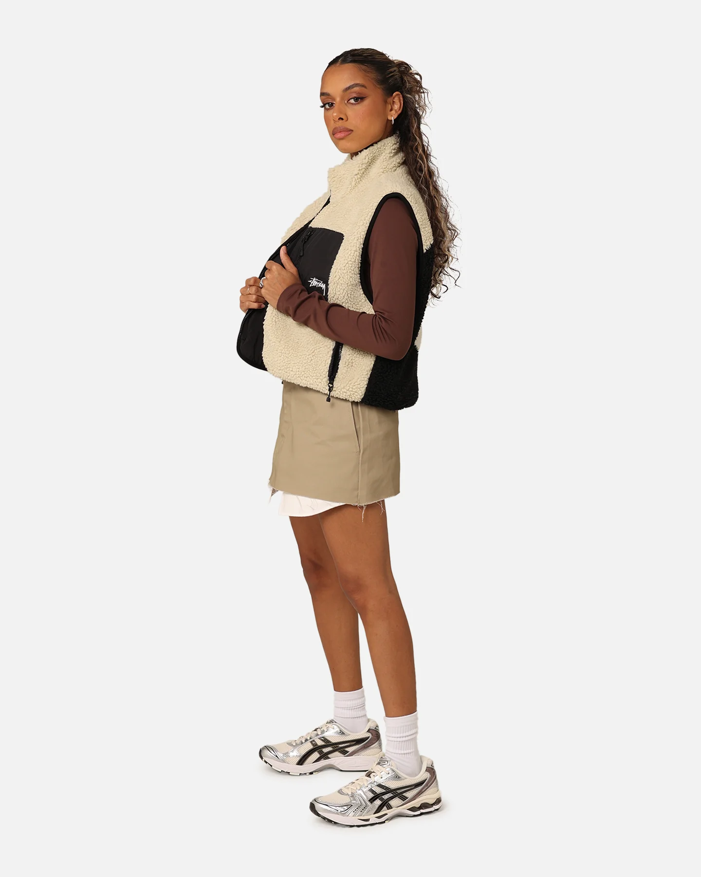 Stussy Women's 8 Ball Reversible Cropped Vest Black - Image 4