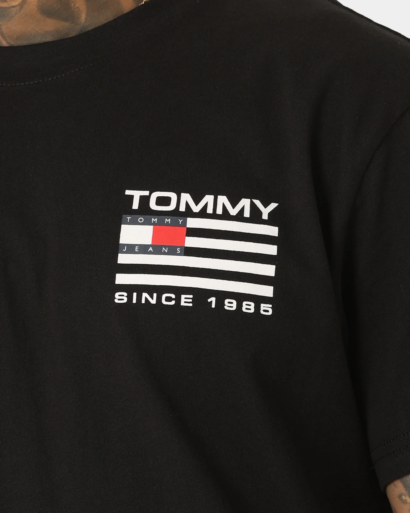 Tommy Jeans Classic RWB Back Logo T-Shirt Black - Image 9