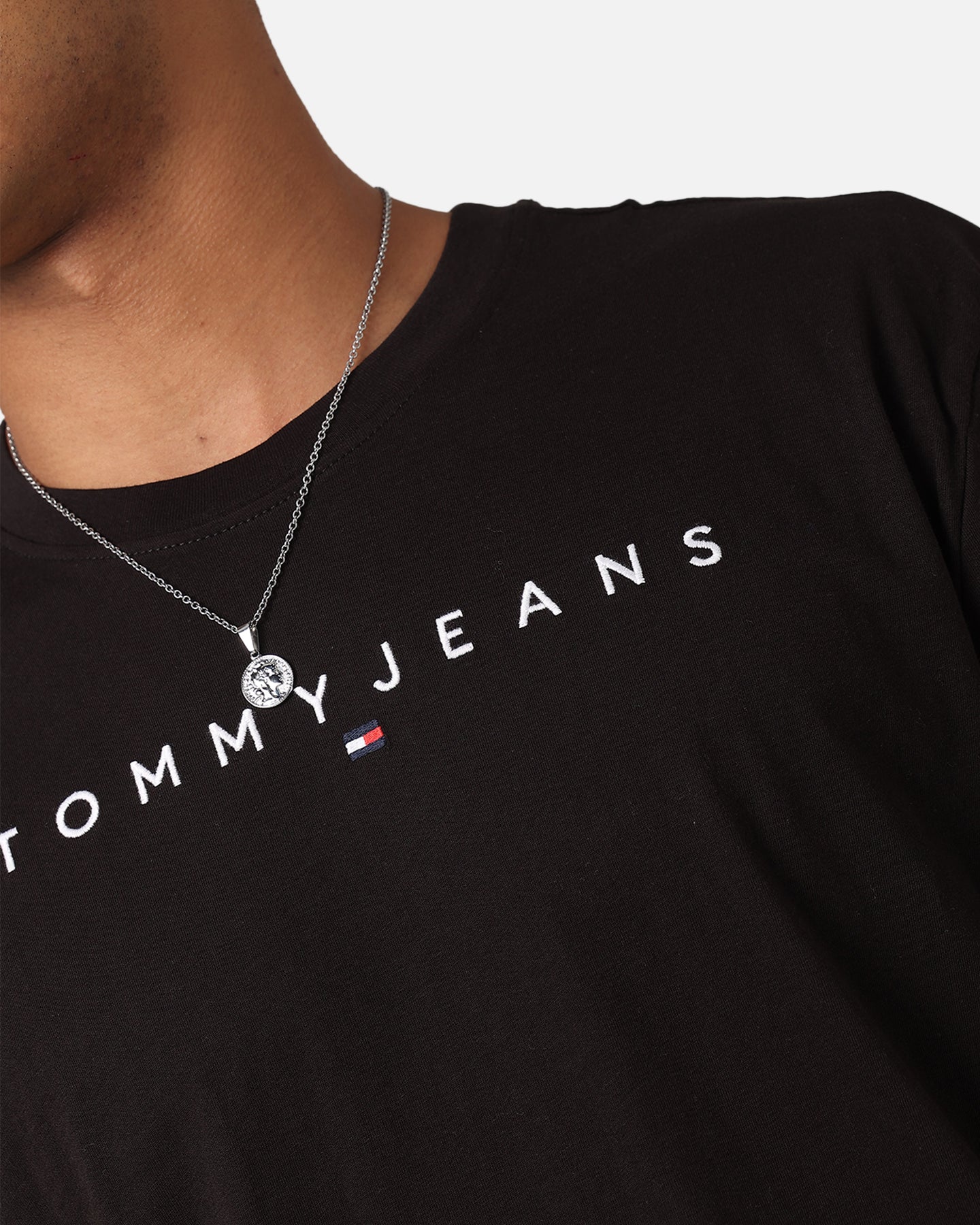 Tommy Jeans Reg Linear Logo T-Shirt Black - Image 6