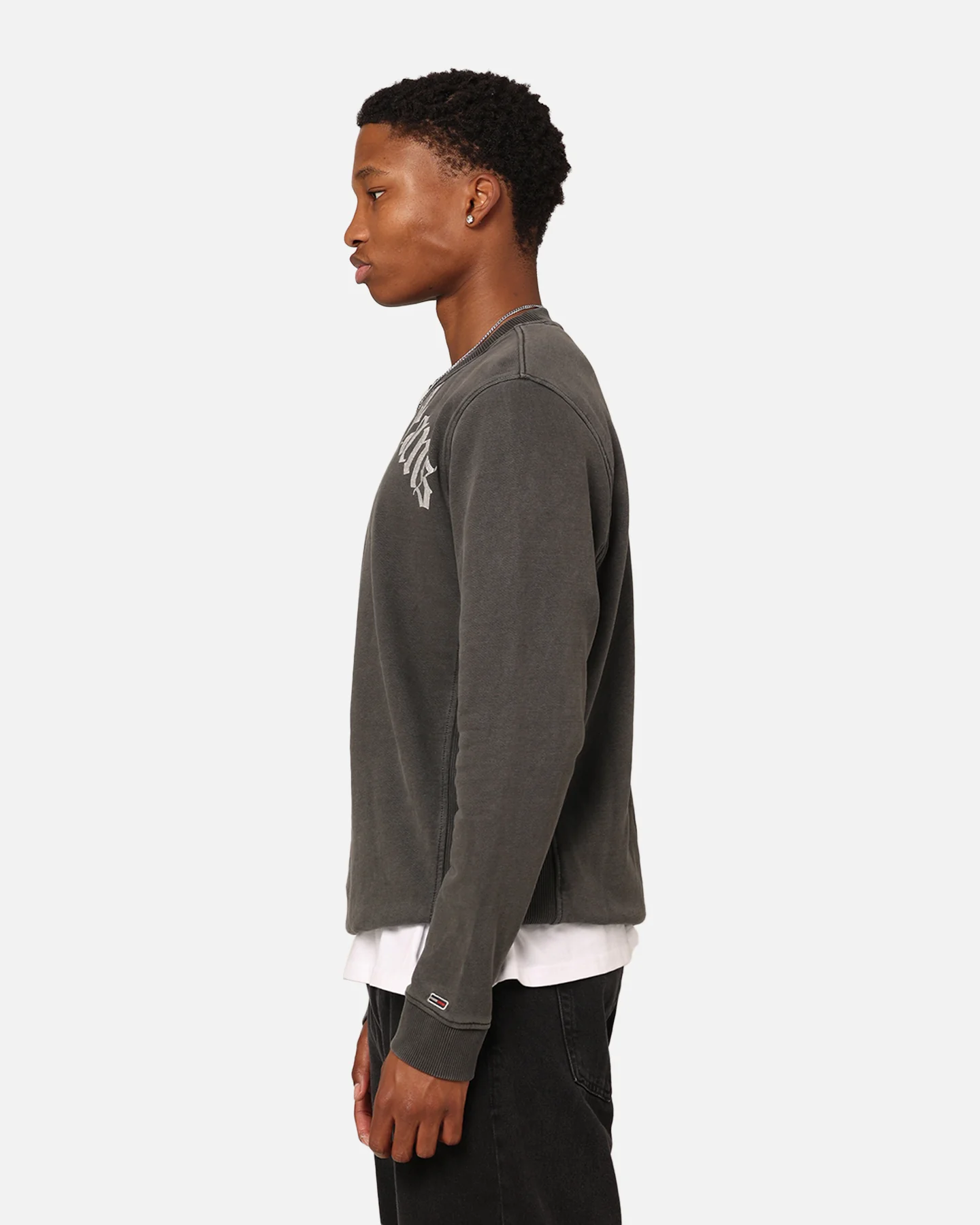 Tommy Jeans Relaxed Grunge Arch Crewneck Black - Image 6