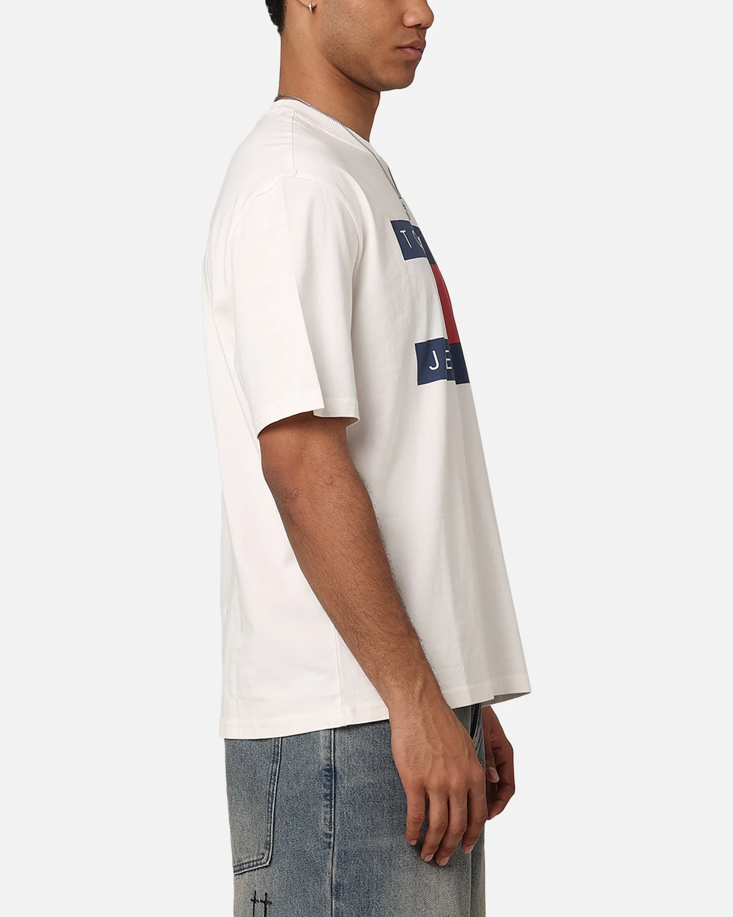 Tommy Jeans TJM Oversized Big Flag T-Shirt Ancient White - Image 4