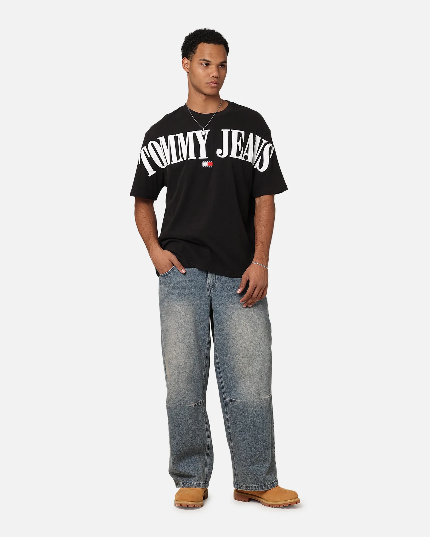 Tommy Jeans TJM OVZ Badge TJ T-Shirt Black - Image 3