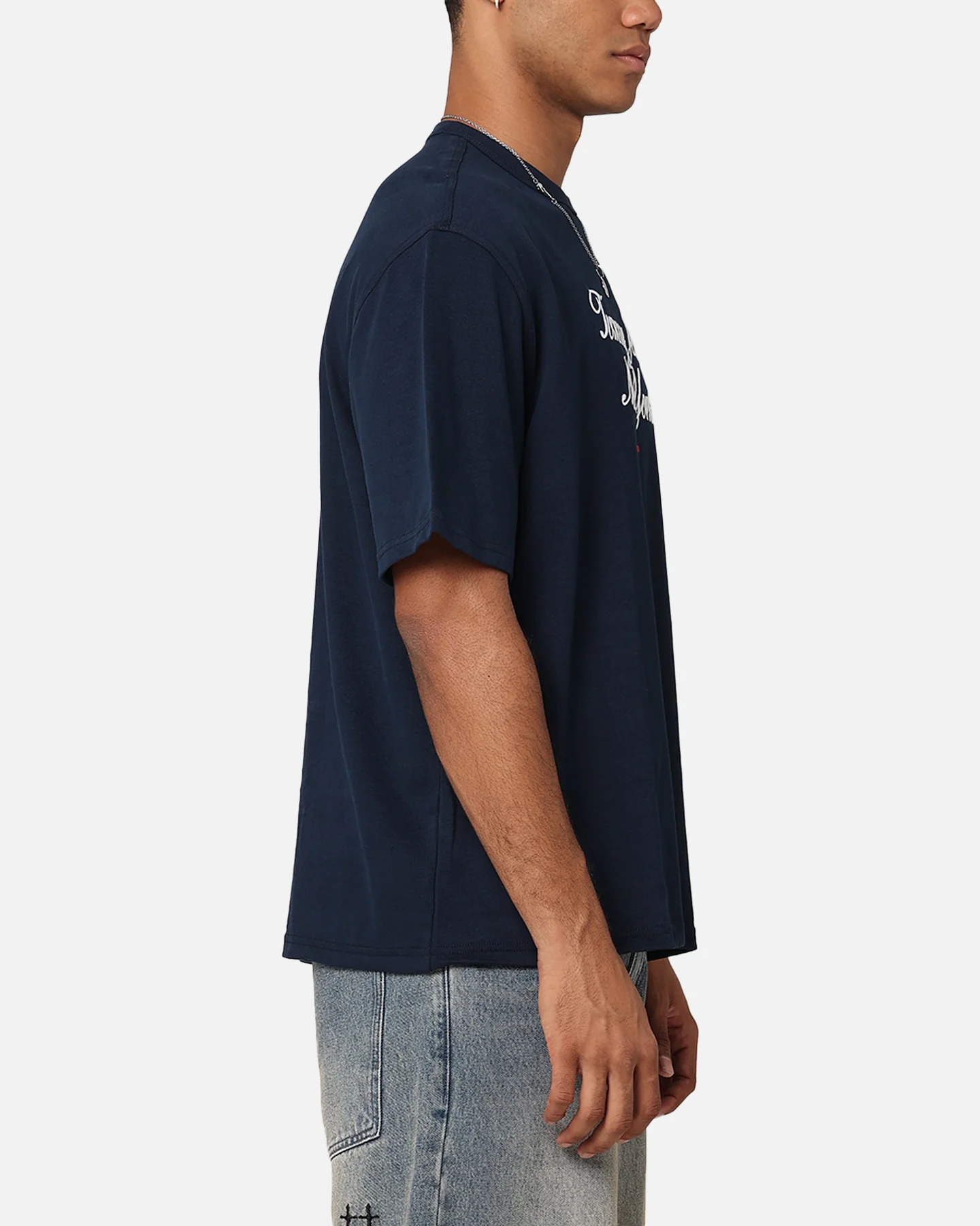 Tommy Jeans TJM OVZ Luxe Serif T-Shirt Tawny Dark Night Navy - Image 4