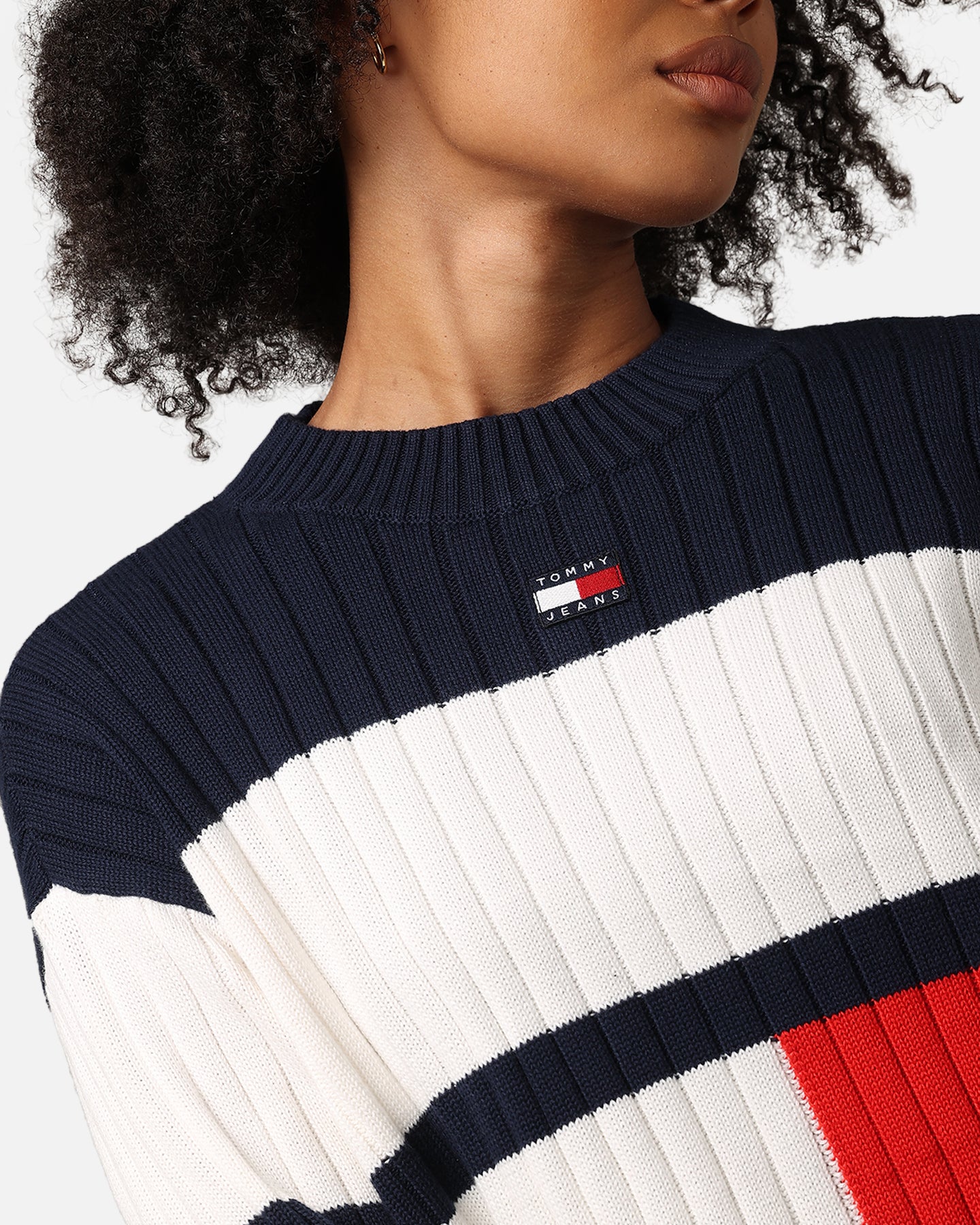 Tommy Jeans Women's TJW Colourblock Badge Sweater Ancient White/Multi - Image 6