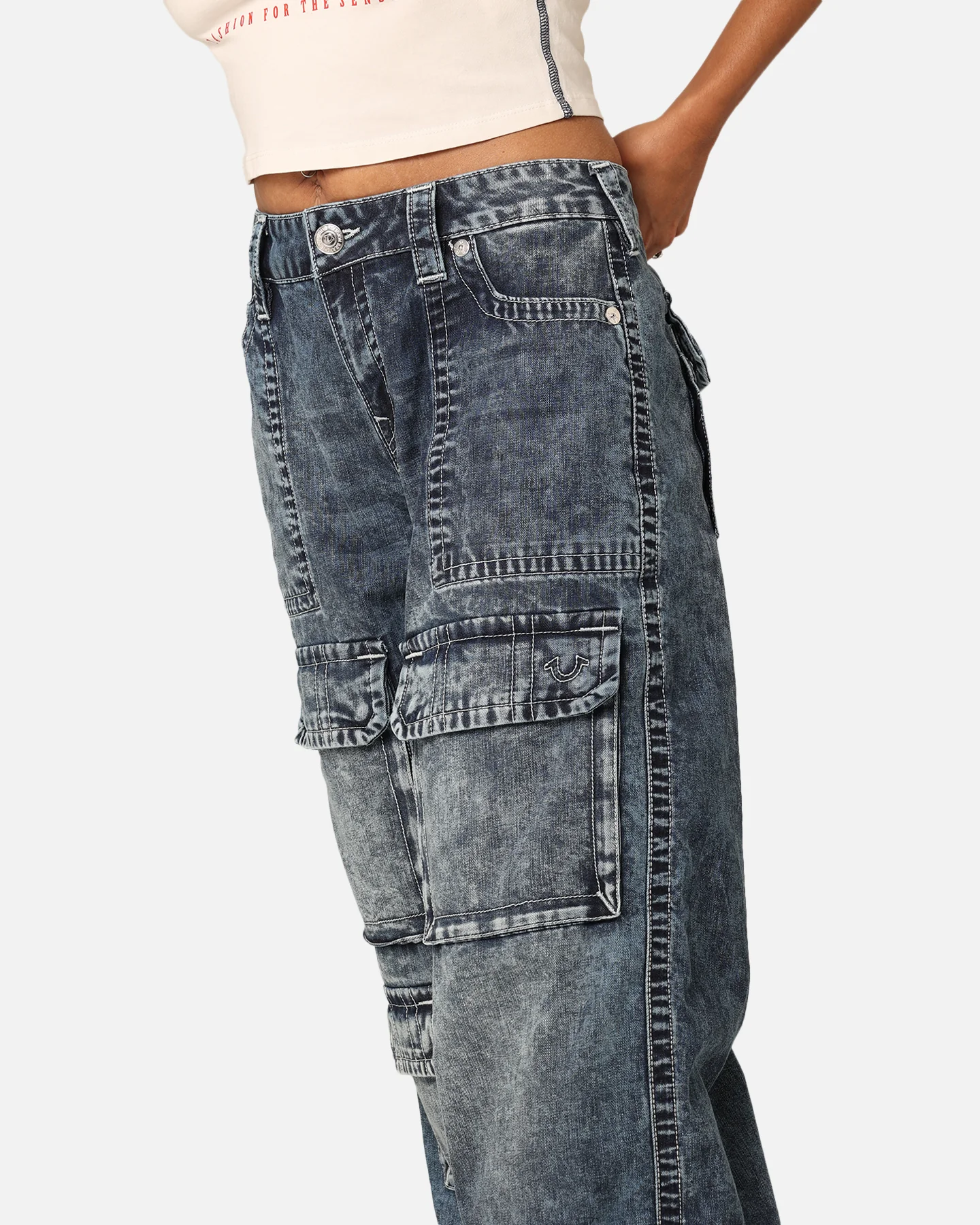 True Religion Women's Jessie Baggy Cargo Big T Jeans Sensation - Image 4