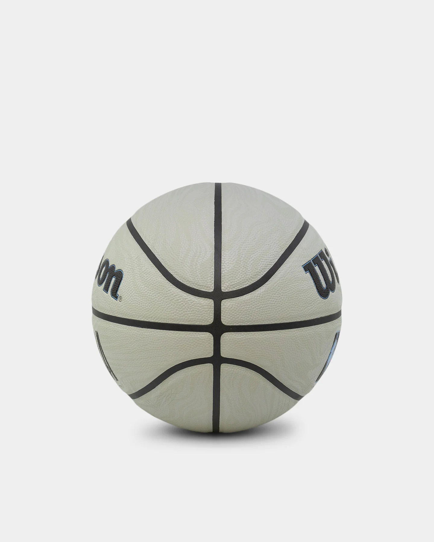 Wilson NBA Forge Pro UV Gold - Image 3