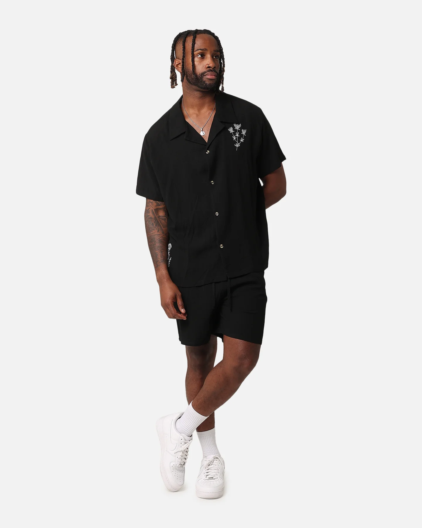 XXIII Ezrah Linen Shorts Black - Image 2
