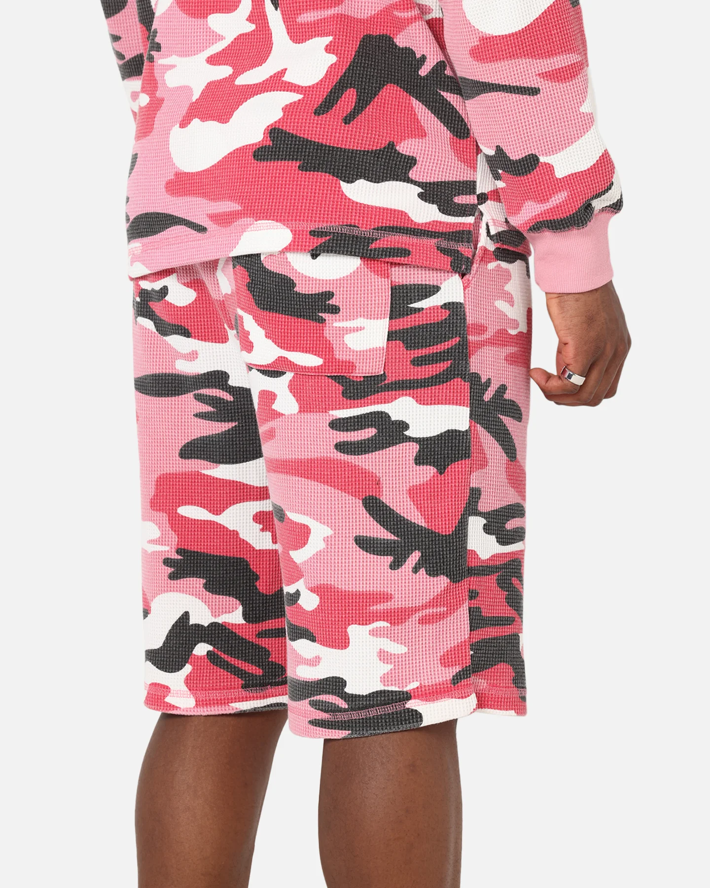 XXIII Printed Thermal Shorts Pink Camo - Image 4