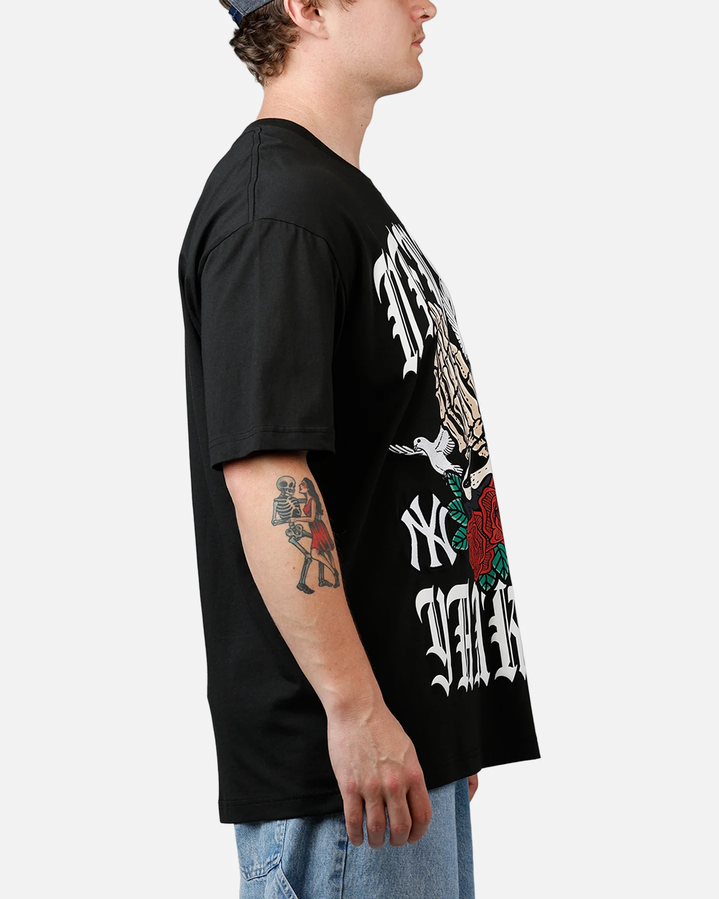 New Era New York Yankees Praying Hands T-Shirt Black - Image 4